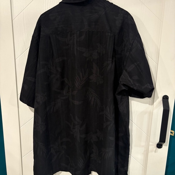 Tall XXL Van Heusen Black Casual Button Down Shirt Vacation |Hawaiian| travel| - Picture 5 of 6